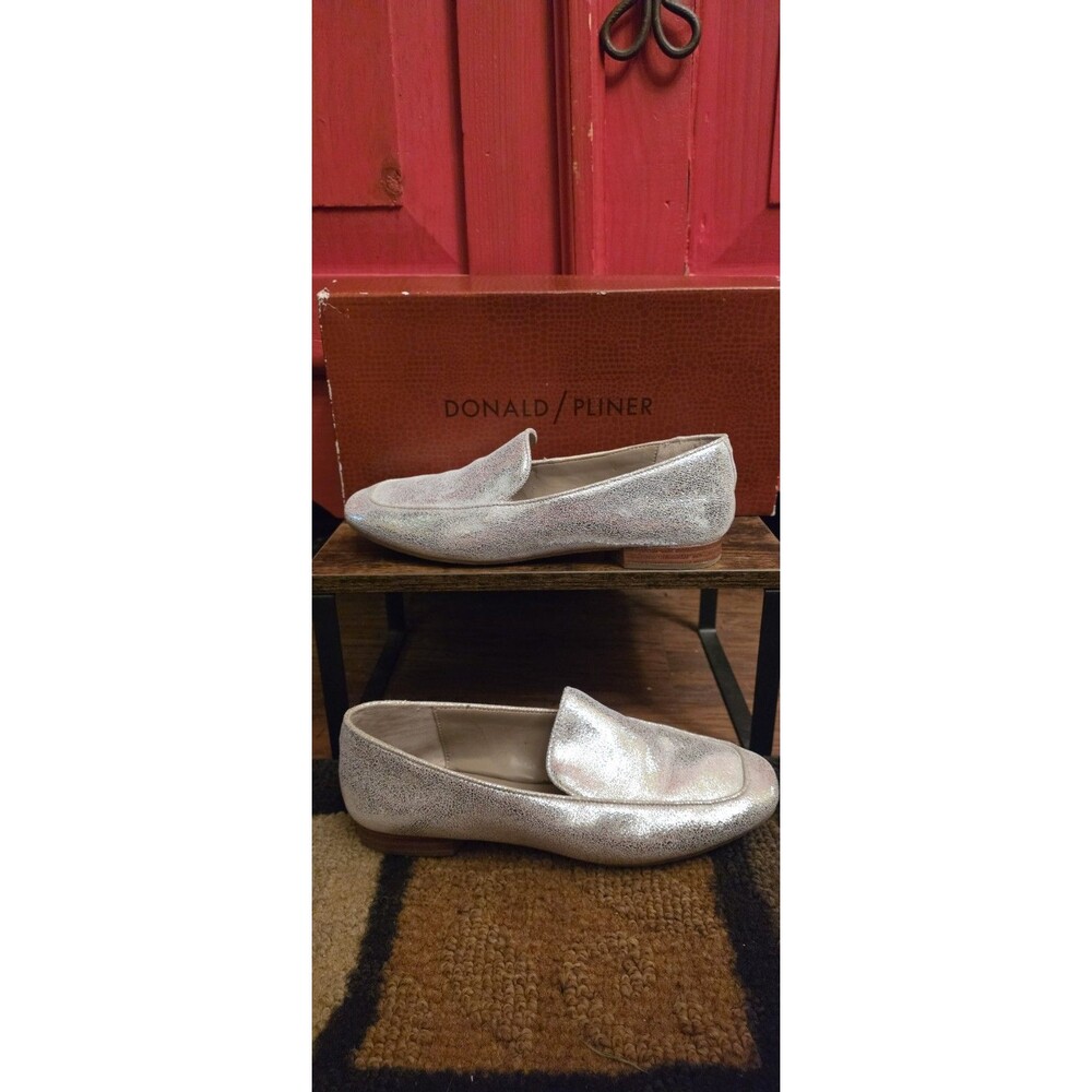 Donald J Pliner 6 Haro Silver Metallic Textured Leather Square Toe Flat Loafers